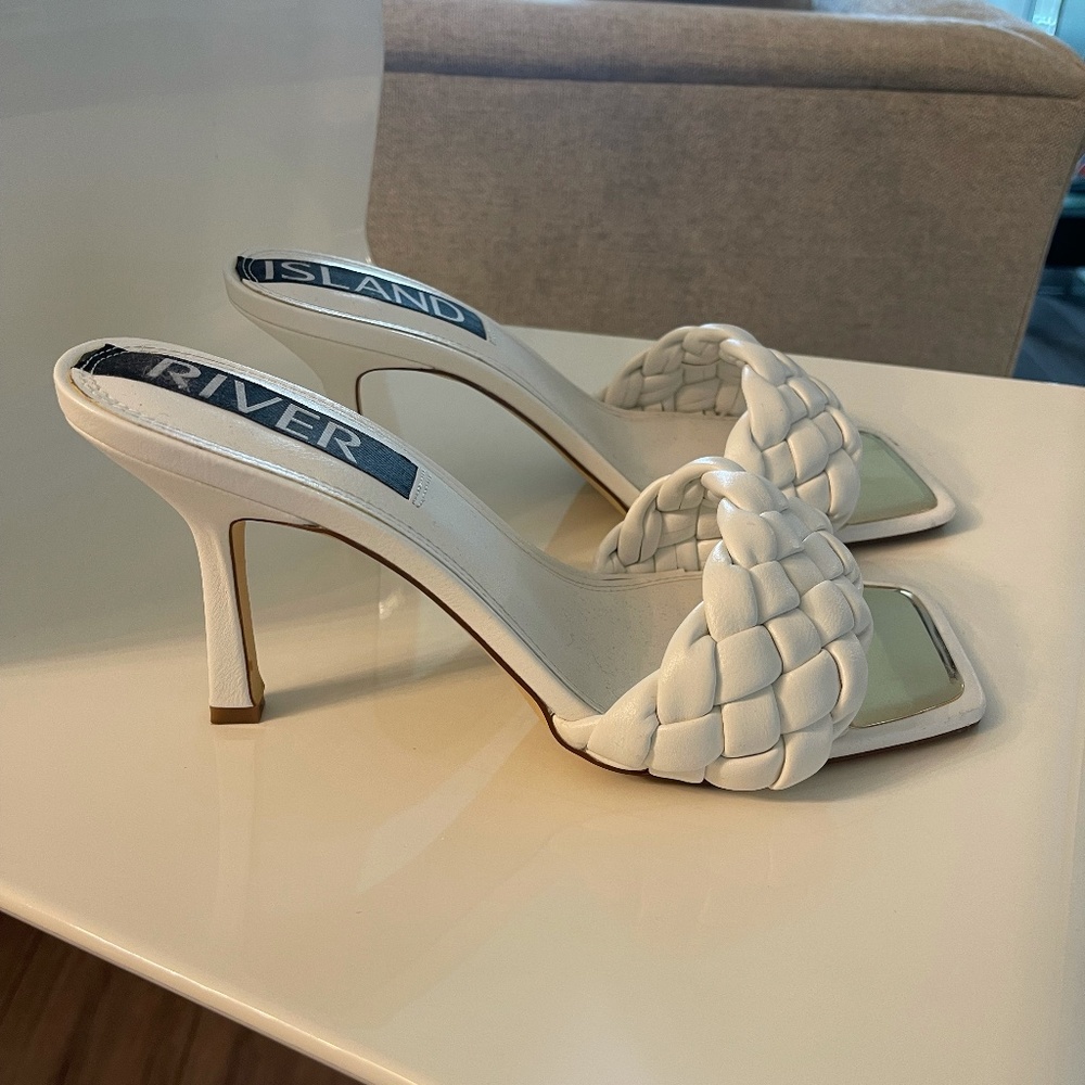 White sandals Heels
